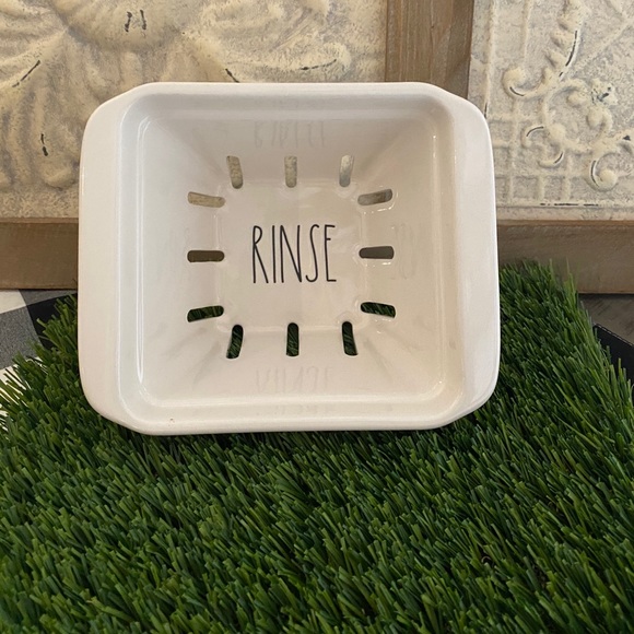 Rae Dunn “RINSE” & “Berries” Ceramic Baskets Brand new! - Picture 5 of 6